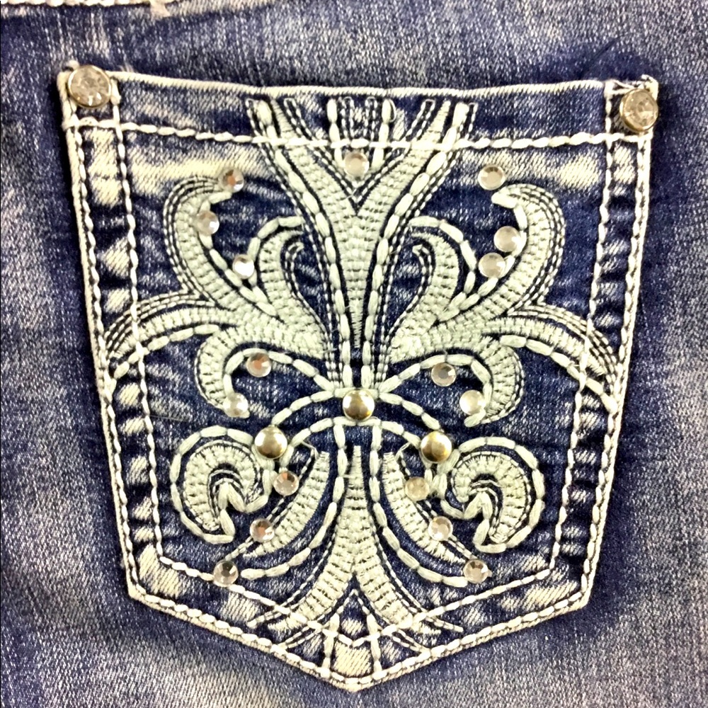 Apt. 9 Capri Embroidered Low Rise Thick Stitching